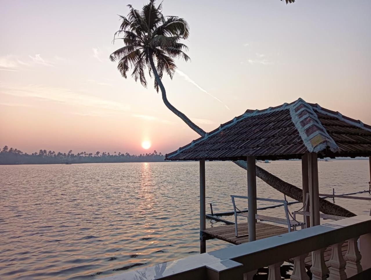 Sagar Beach Villas Home Stay Cherai Beach Exterior photo