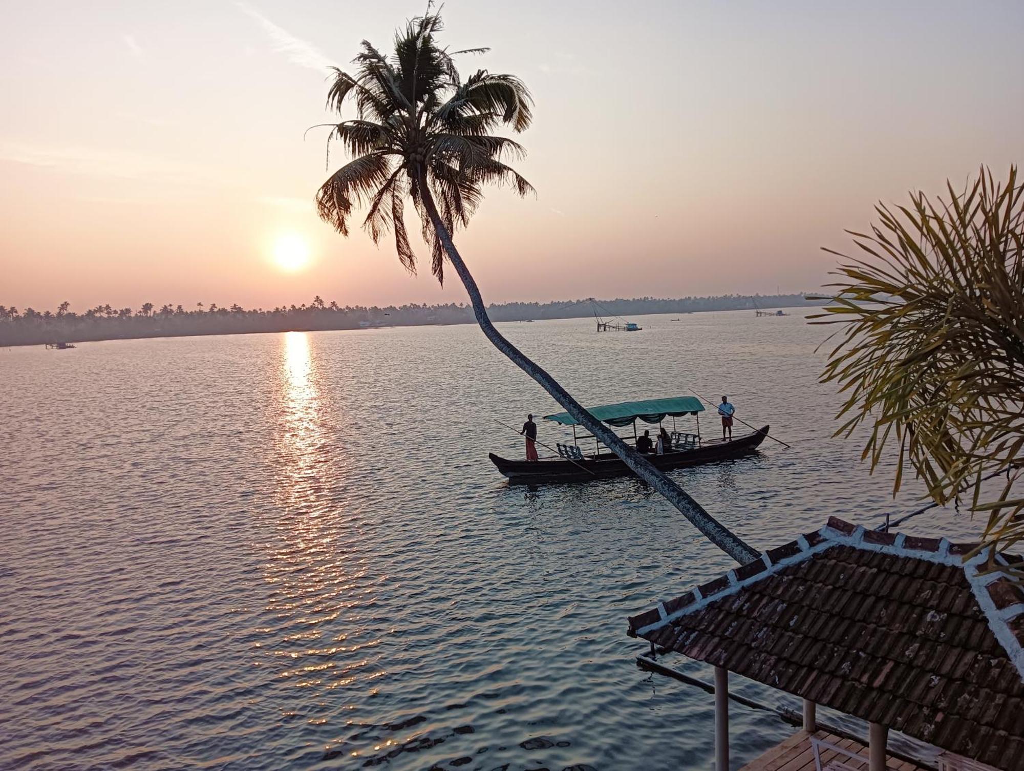 Sagar Beach Villas Home Stay Cherai Beach Exterior photo
