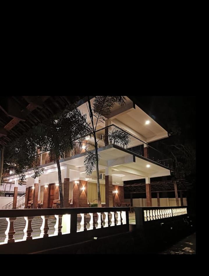 Sagar Beach Villas Home Stay Cherai Beach Exterior photo